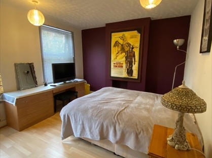 Room in a Shared House, Roberts Road, E17