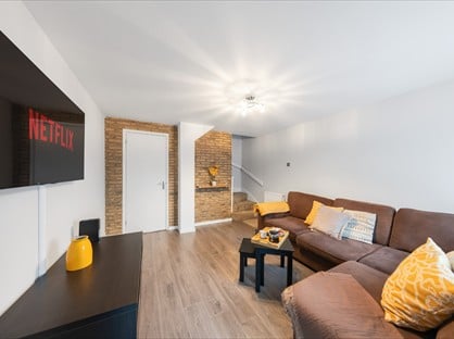 2 Bed Terraced House, Hertford Walk, DA17