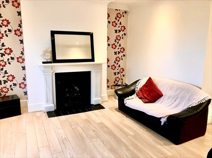 2 Bed Flat, Stoke Rd., GU1