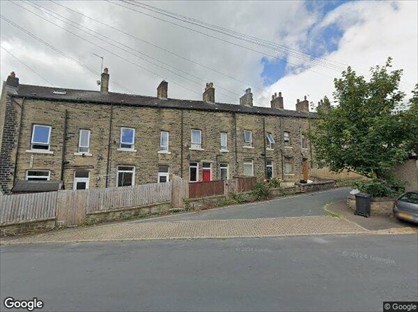 1 Bed Maisonette, Claremont Street, HX6