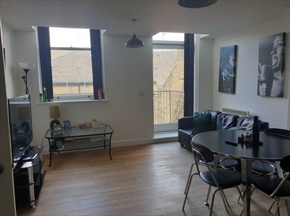 2 bed flat/apartment for rent in 2 Bed Flat, Gallon House, BD1