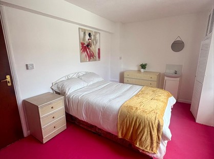 Room in a Shared House, Stroud Avenue, WV12