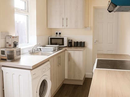 Room in a Shared House, Newcombe Road, B21