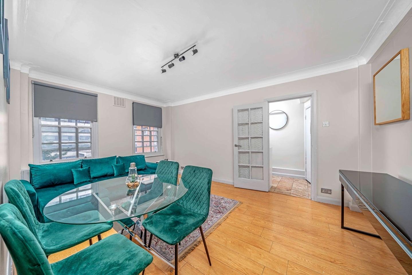 1 Bed Flat, Park West, W2 photo 3