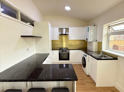 4 Bed Detached House, Roseheath Road, TW4