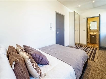 Room in a Shared House, Market Street, WD18