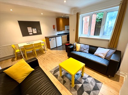 7 Bed End Terrace, Spear Road, SO14