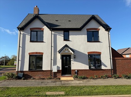 3 Bed Detached House, Hayloft Way, CV11