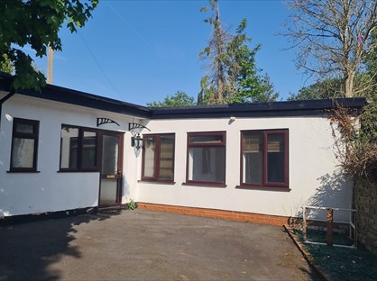 2 Bed Bungalow, Robinwood Grove, UB8