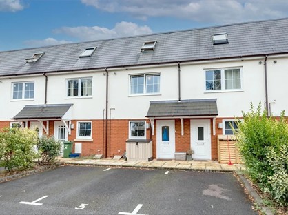 3 Bed Terraced House, Dorset Mews, GU14