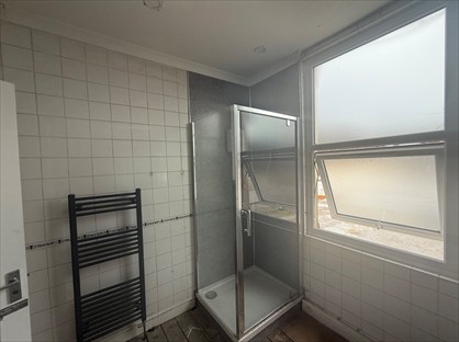 4 Bed Terraced House, Dove Hill, S71