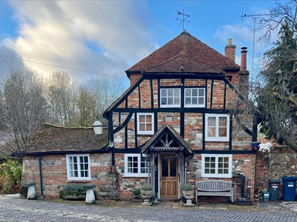 1 Bed Semi-Detached House, Runfold St. George, GU10