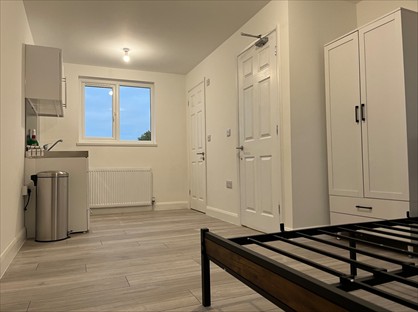 Bedsit, Boundary Road, ME4