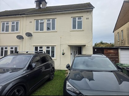 3 Bed Semi-Detached House, Baynard Close, RG21