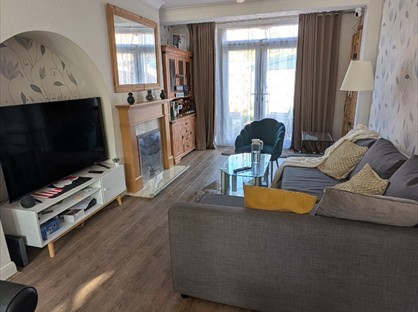 Room in a Shared House, London, CR4