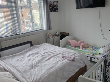 3 Bed Semi-Detached House, Baynard Close, RG21