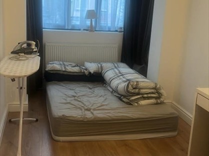 Room in a Shared House, Durants Road, EN3