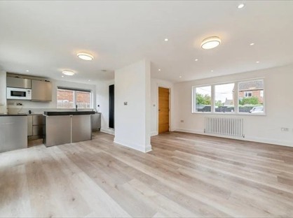 3 Bed Semi-Detached House, Queensway, NG34