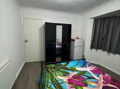 Room in a Shared House, Denham Road, TW14