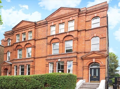 2 Bed Flat, Auriol Road, W14