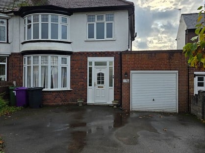 3 Bed Semi-Detached House, Bhylls Lane, WV3