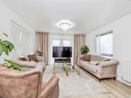 2 Bed Flat, Wynne Court, WD18