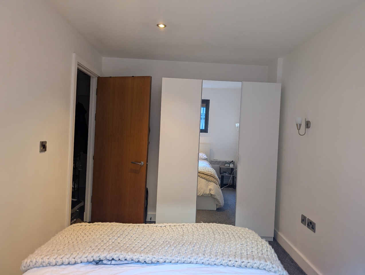 1 Bed Flat, Advent House, M4 photo 5