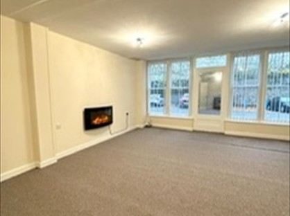 1 Bed Flat, Commercial Row, SA72