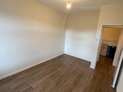 1 Bed Flat, Church Street, NP13