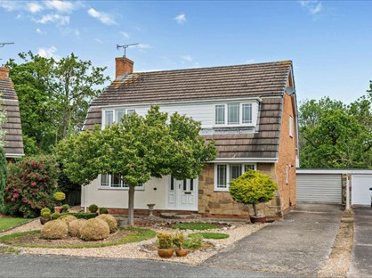 3 Bed Detached House, Cilgant Eglwys Wen, LL18