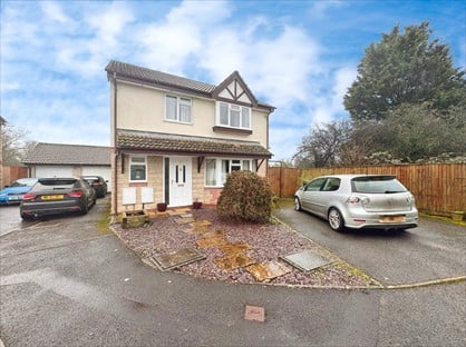 4 Bed Detached House, Comfrey Close, BA14