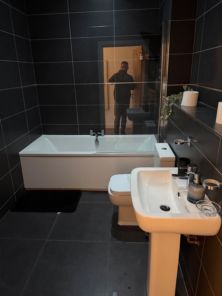 2 Bed Flat, Mint Drive, B18 photo 4