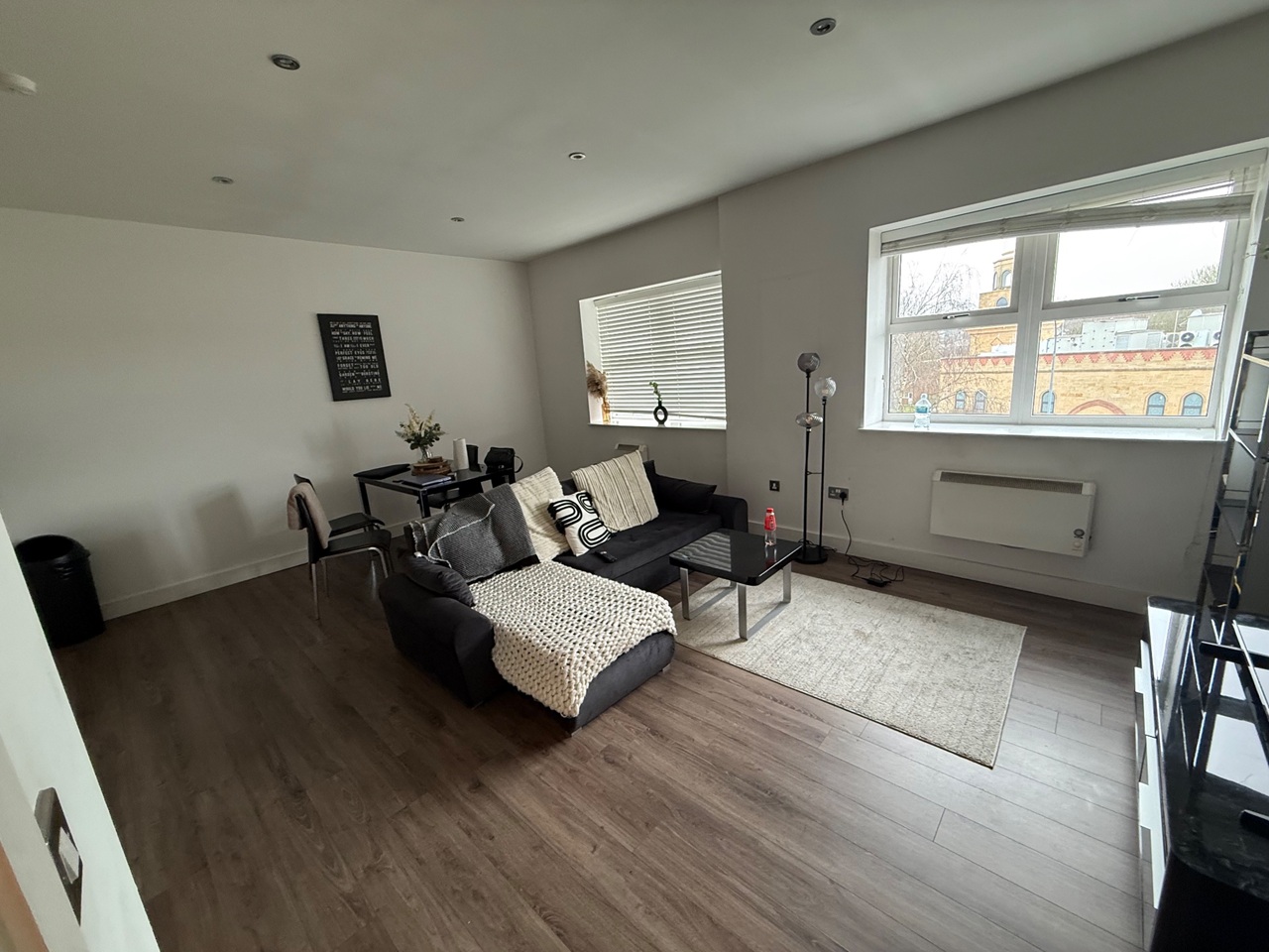 2 Bed Flat, Mint Drive, B18 photo 5