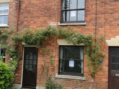 3 Bed Terraced House, Jubilee Crescent, GL5