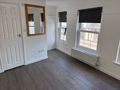 Studio Flat, High Street, UB7