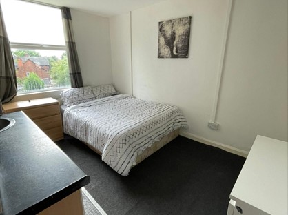 Studio Flat, Edward Street, DY1