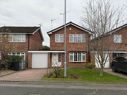 3 Bed Detached House, Copperfields Ave, SK9