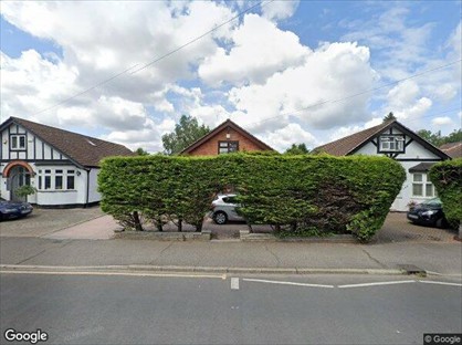 3 Bed Bungalow, Ardleigh Green Road, RM11