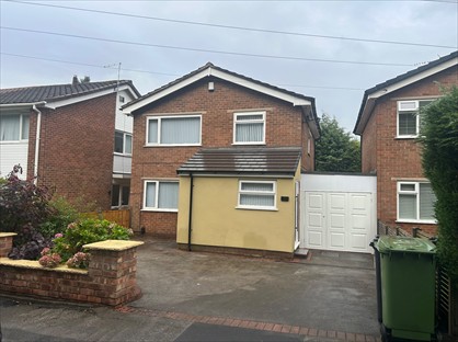 3 Bed Detached House, Altrincham Road, SK9