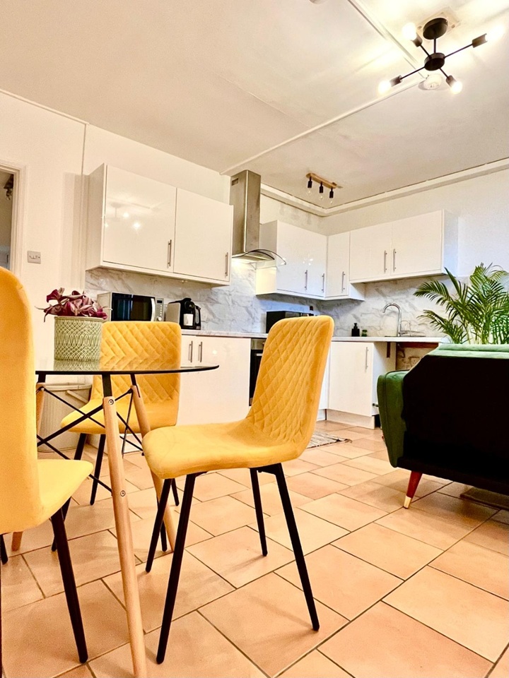 London - 2 Bed Flat, Edith Grove, SW10 - To Rent Now for £2,950.00 p/m