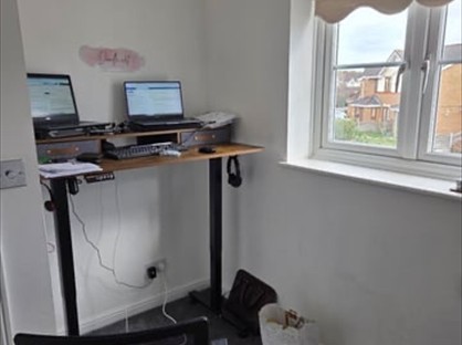 Room in a Shared House, London, RM13