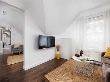 1 Bed Flat, Headland Park, PL4