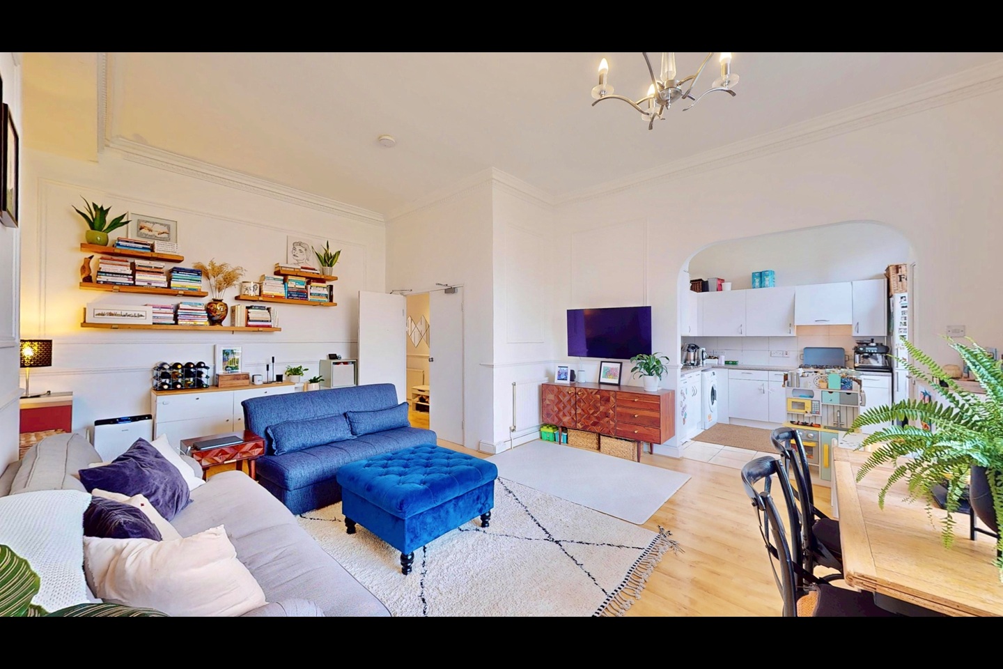2 Bed Flat, Sutherland Avenue, W9 photo 3
