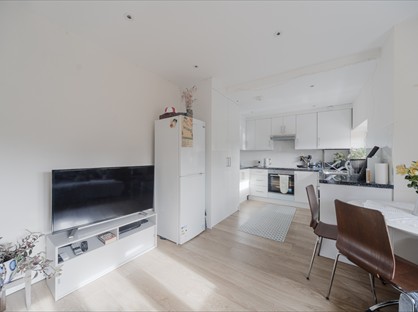 3 Bed Flat, Crowther Avenue, TW8