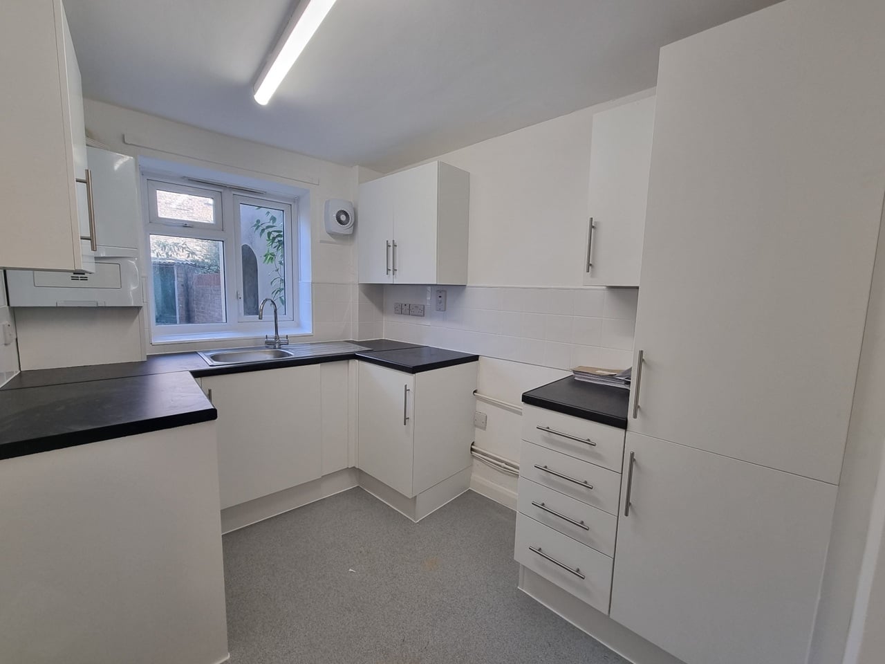 1 Bed Flat, Lazlo House, SE5 photo 2