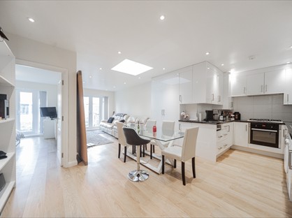 2 Bed Flat, Crowther Avenue, TW8