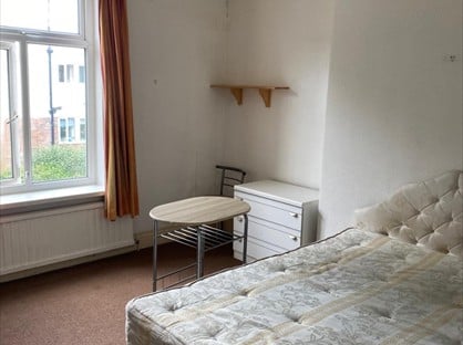 6 bed room for rent in Room in a Shared House, Shipley, BD18