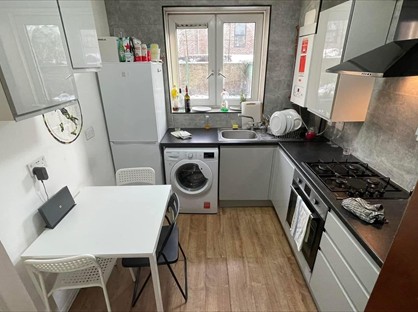 Room in a Shared House, Saracen Street, E14