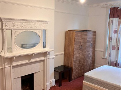 Room in a Shared House, Grove Green Road, E11