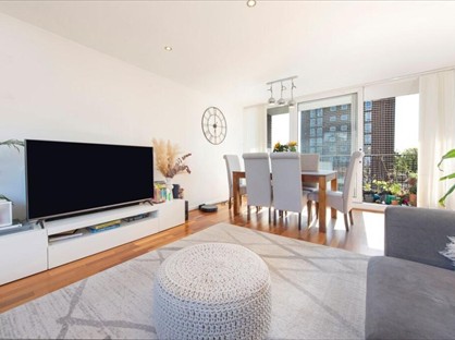 2 Bed Flat, Marryatt Court, W5